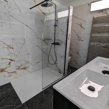 Moderne Et Elegante A Avec Grand Parc Arbore - Fr-1-589-809 * Vittel