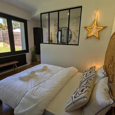 Moderne Et Elegante A Avec Grand Parc Arbore - Fr-1-589-809