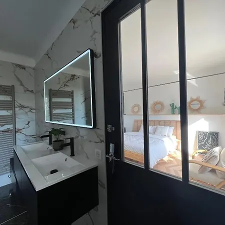 Moderne Et Elegante A Avec Grand Parc Arbore - Fr-1-589-809 * ויטל