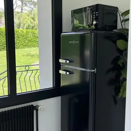 Moderne Et Elegante A Avec Grand Parc Arbore - Fr-1-589-809
