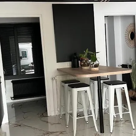 Moderne Et Elegante A Avec Grand Parc Arbore - Fr-1-589-809 * ויטל